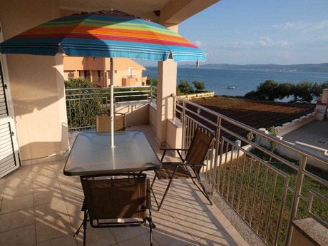 Privatni balkon s pogledom na more – Apartman 1