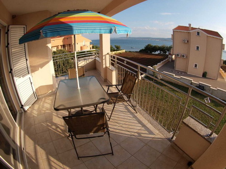 Vanjski pogled na balkon apartmana – Apartman 1
