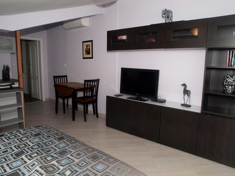 Studio apartman s bračnim krevetom i blagovaonskim prostorom – Apartman 4