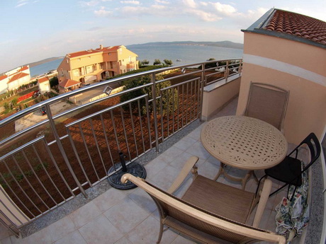 Vanjski pogled na balkon apartmana – Apartman 4